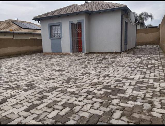 2 BEDROOM HOUSE FOR SALE IN RIVERSIDE VIEW EXT 35